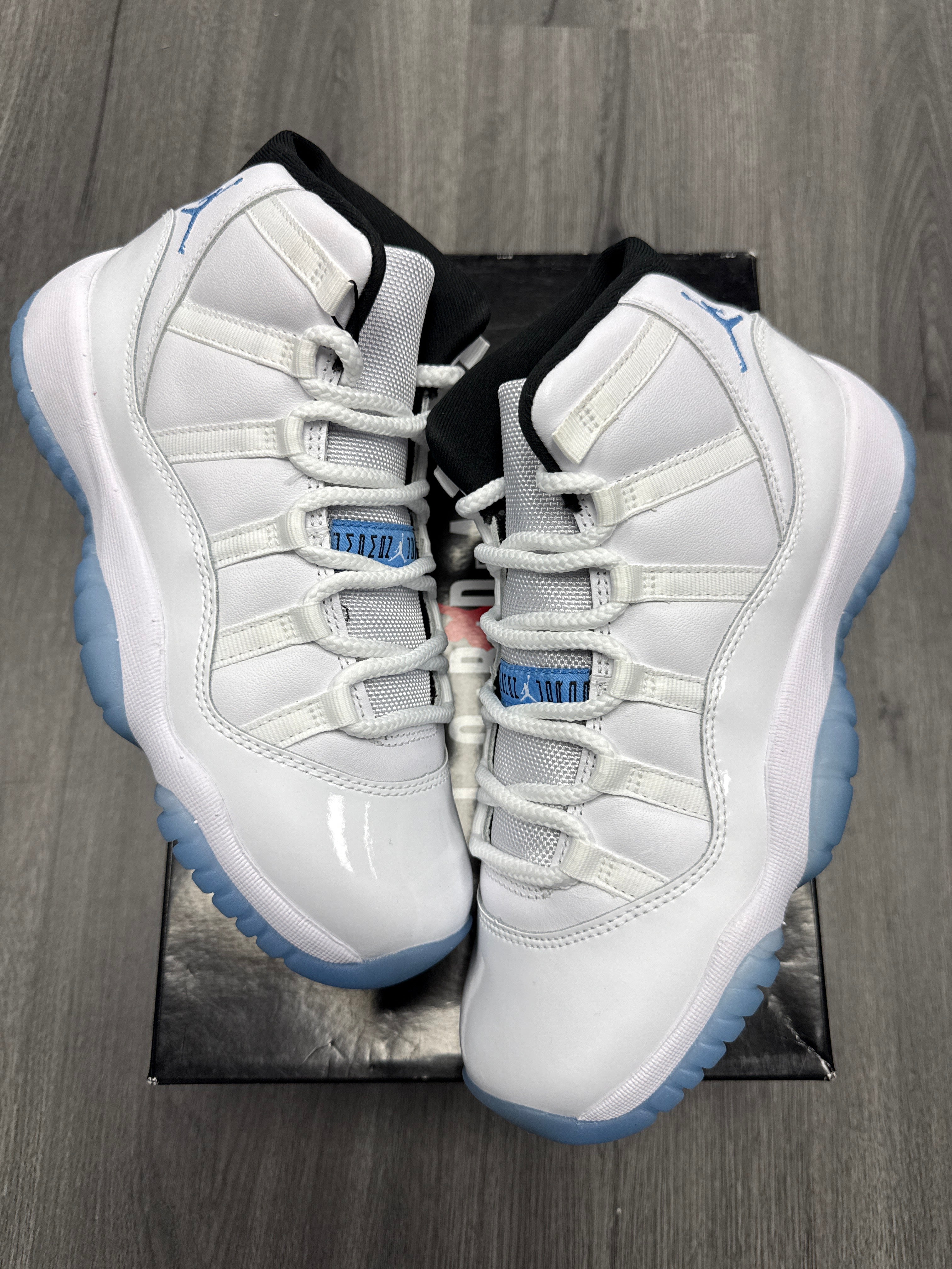 Jordan 11 Legend Blue GS - size 6