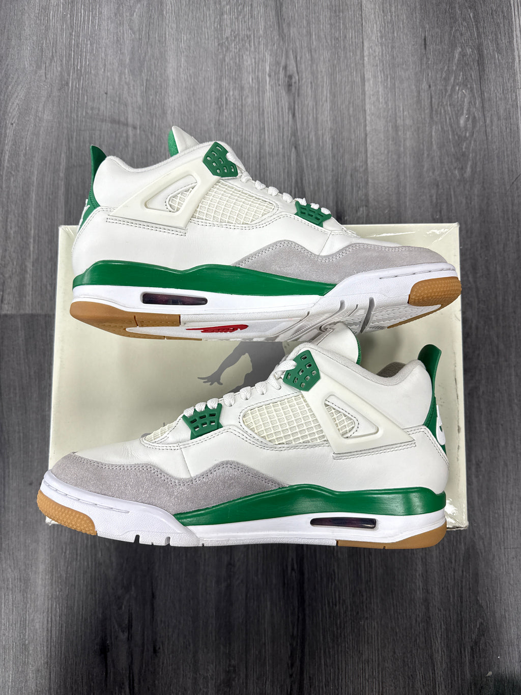Jordan 4 SB Pine Green - size 9.5