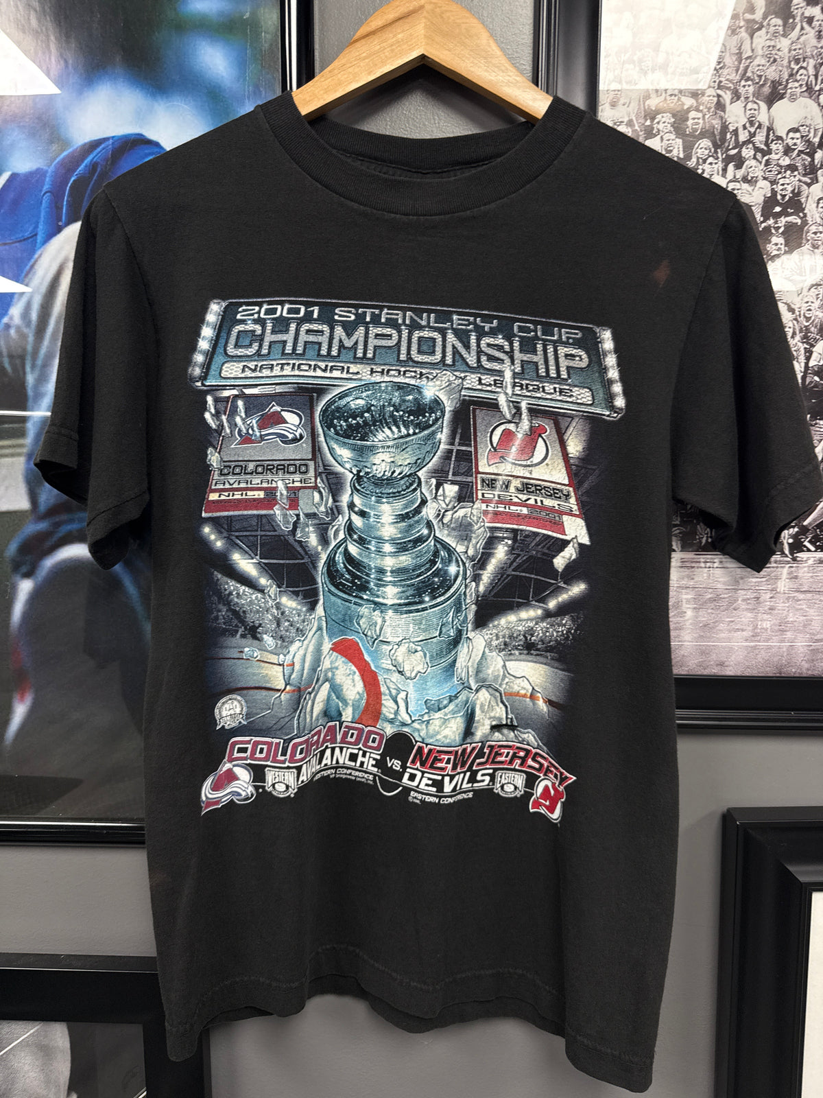 ‘01 Stanley Cup Championship Tee - size L