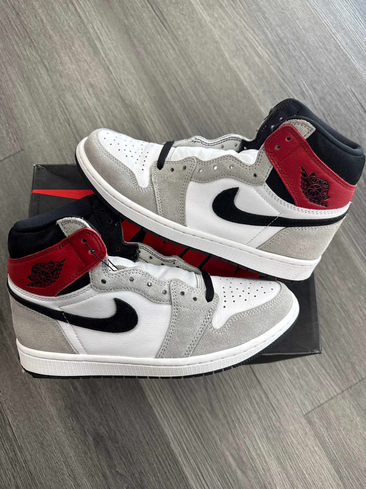Jordan 1 Light Smoke Grey - size 8