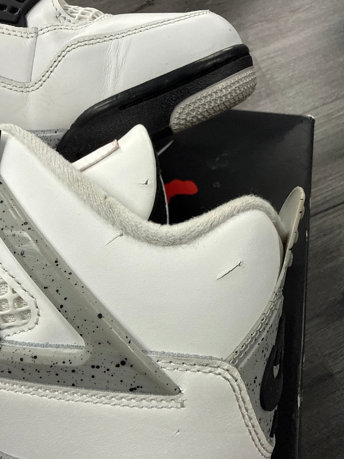 Jordan 4 White Cement - size 10.5