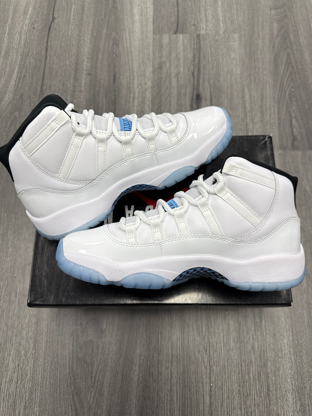 Jordan 11 Legend Blue GS - size 6
