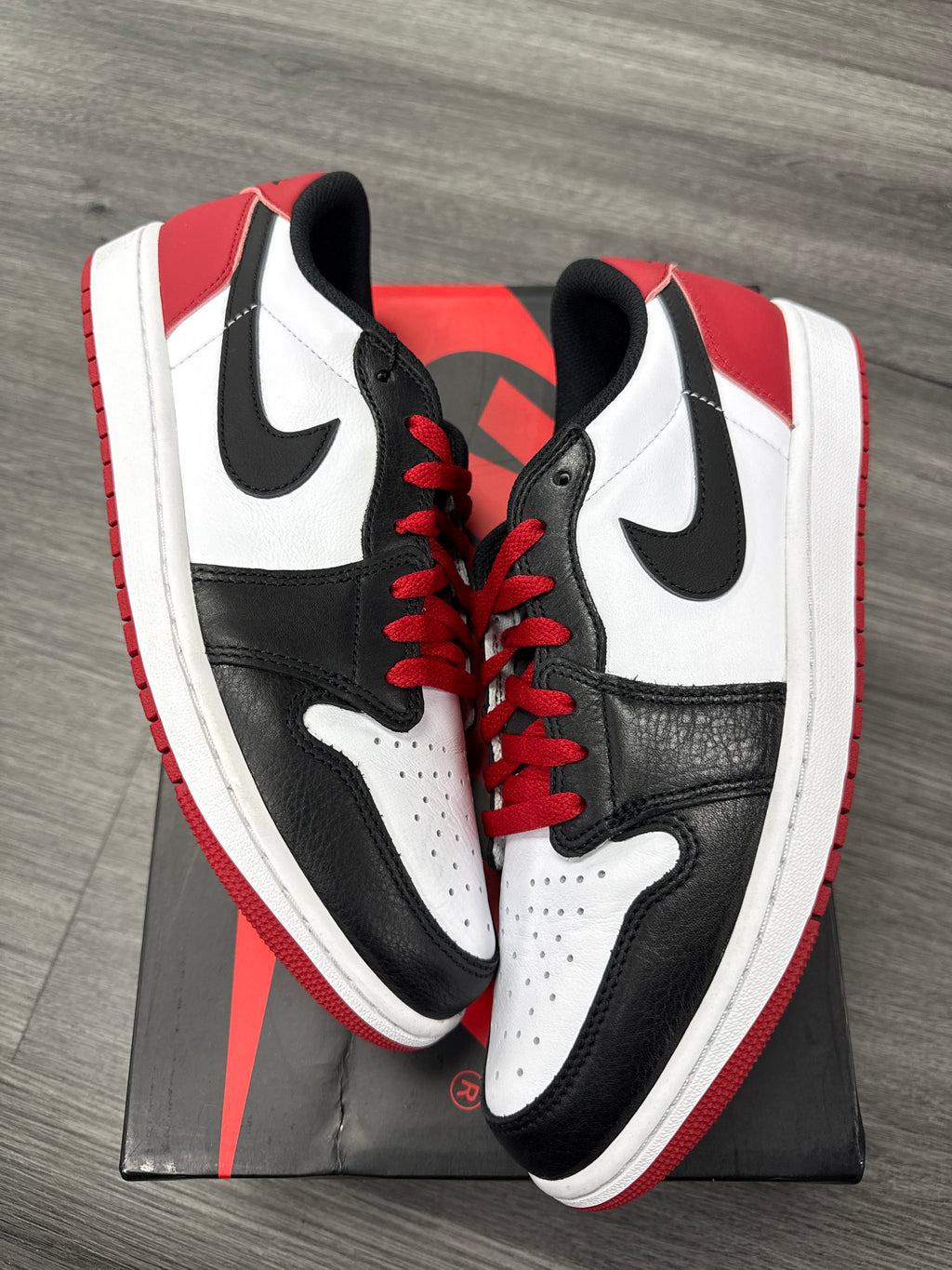 Jordan 1 Low Black Toe - size 10.5