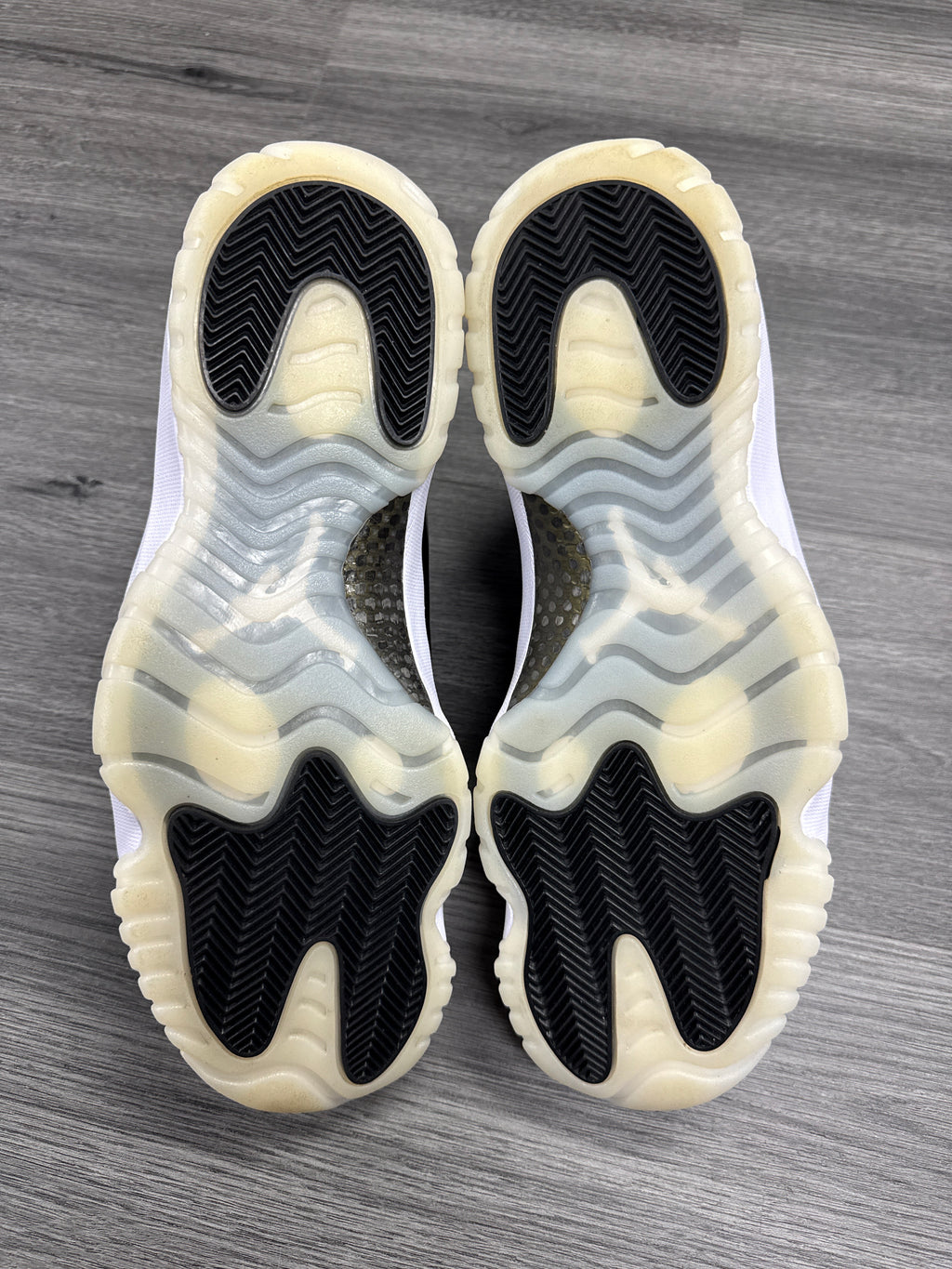 Jordan 11 Gratitude - Size 13