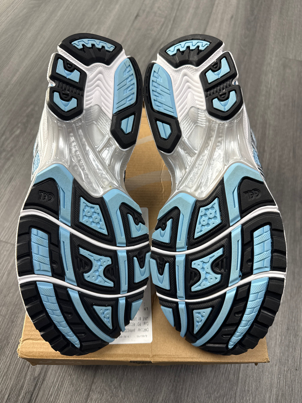 ASICS Gel Kayano 14 Arctic Sky - size 10
