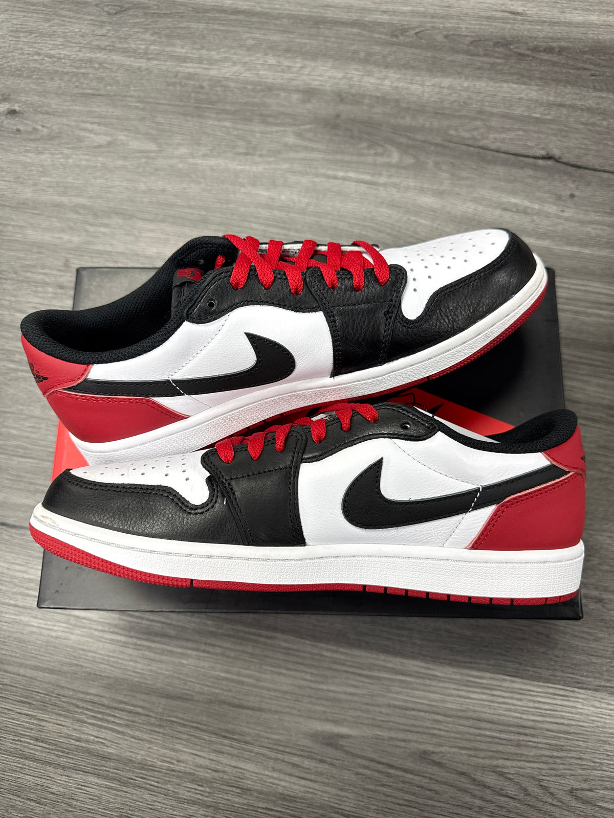 Jordan 1 Low Black Toe - size 10.5