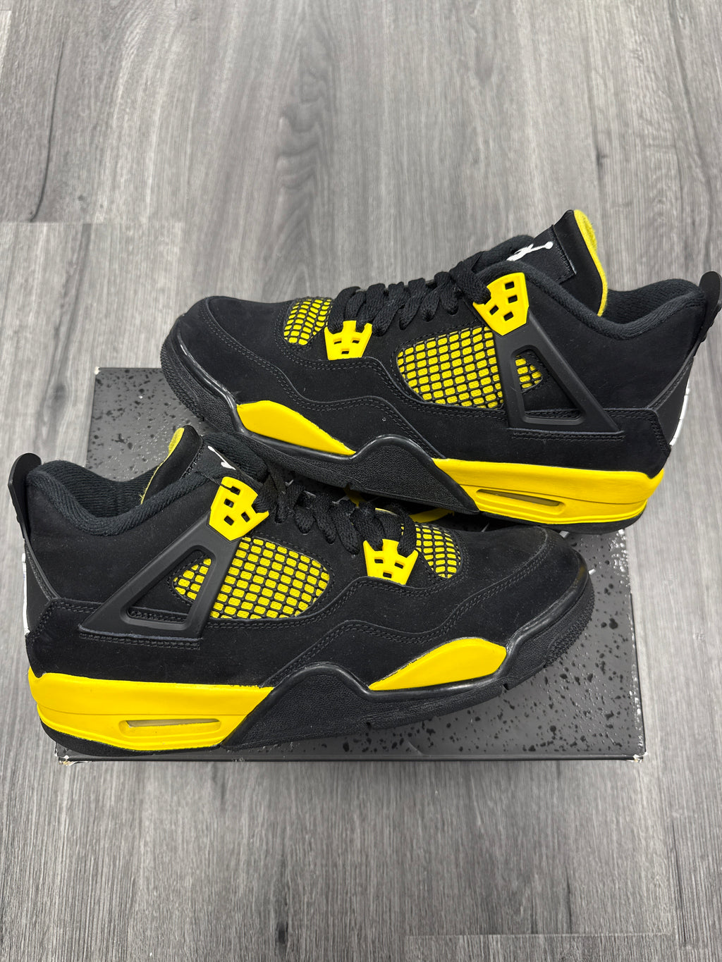 Jordan 4 Thunder - size 7