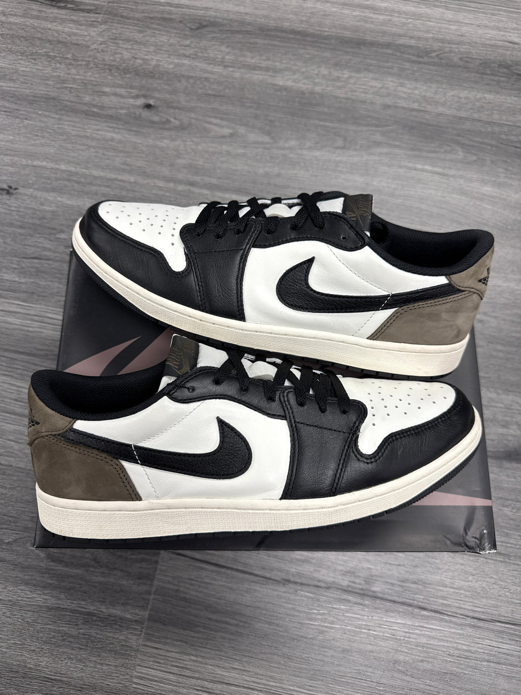 Jordan 1 Low Mocha - Size 13