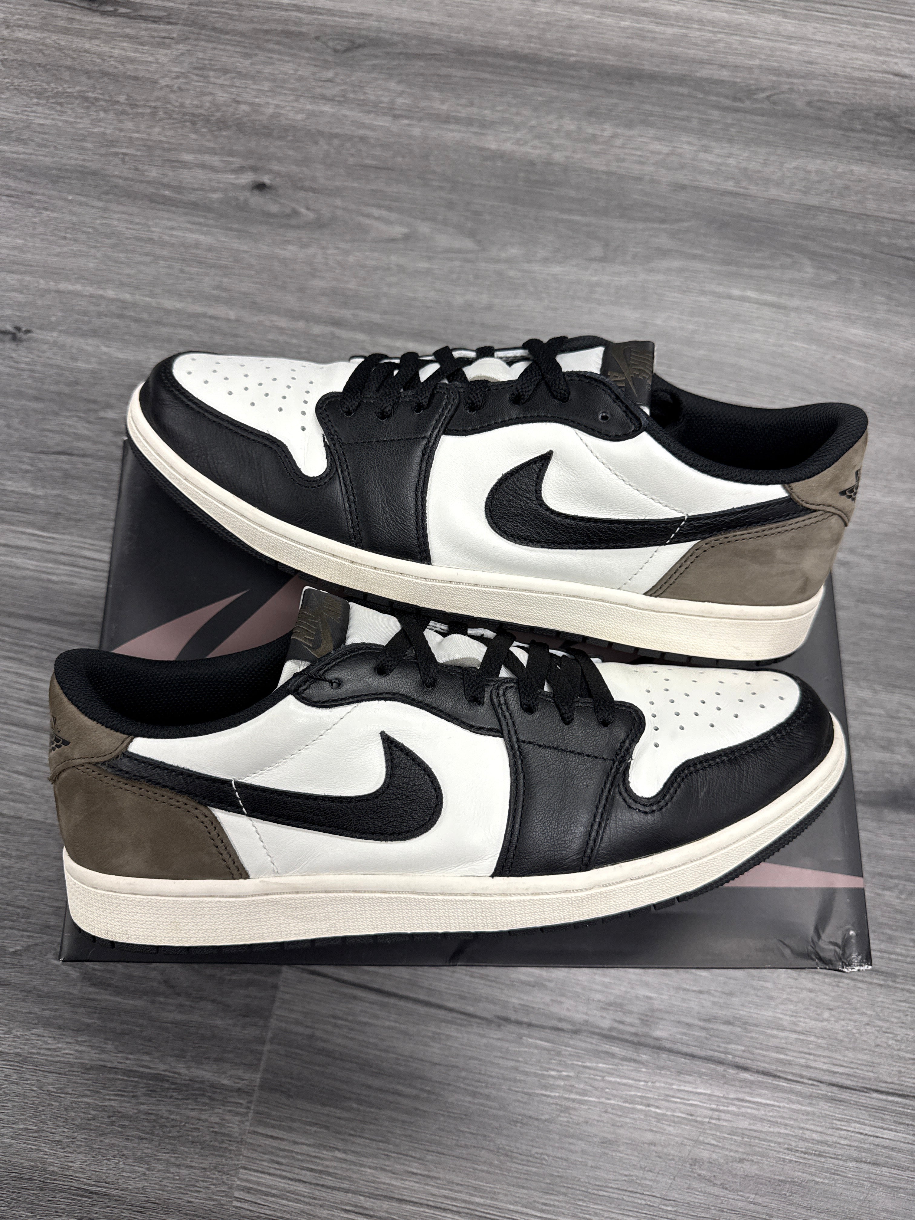 Jordan 1 Low Mocha - Size 13