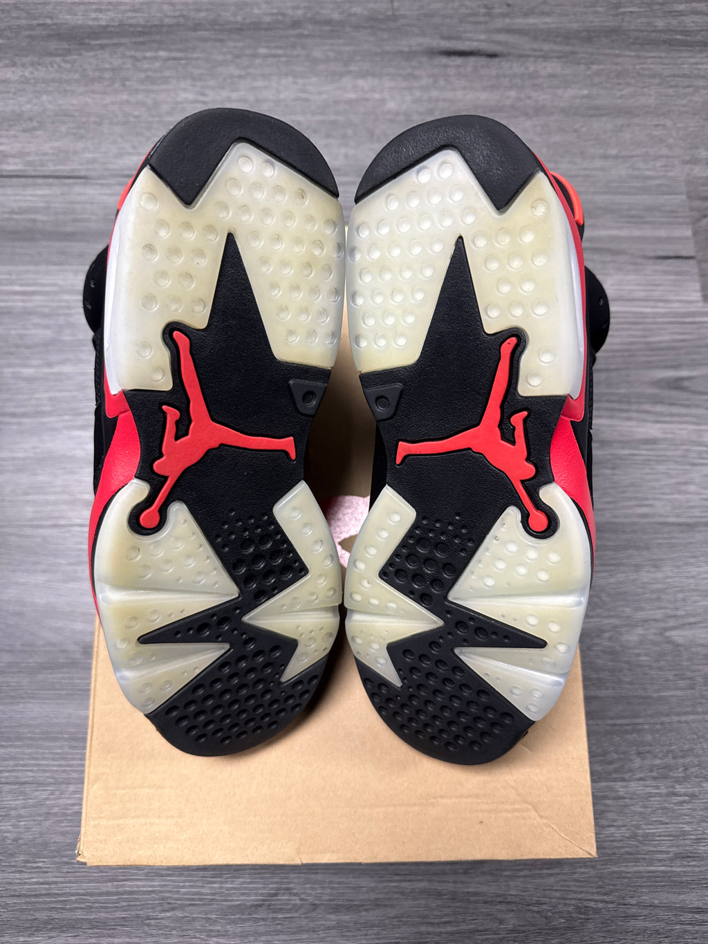 Jordan 6 Salesman - size 8