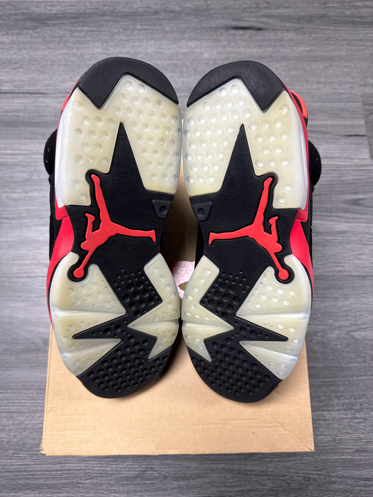 Jordan 6 Salesman - size 8