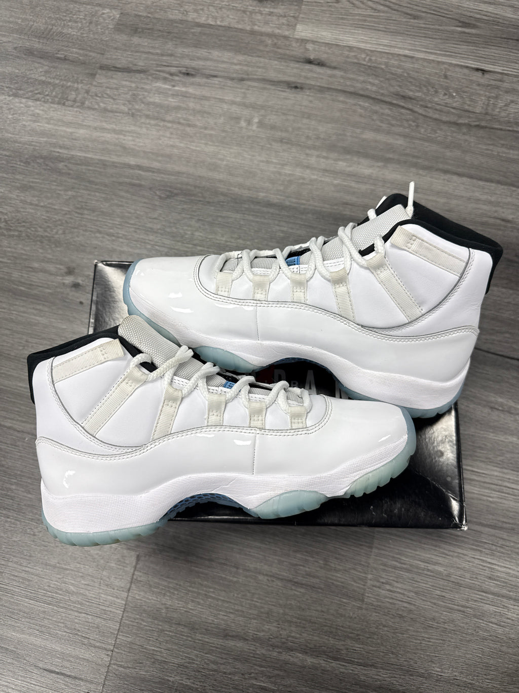 Jordan 11 Legend Blue - size 9
