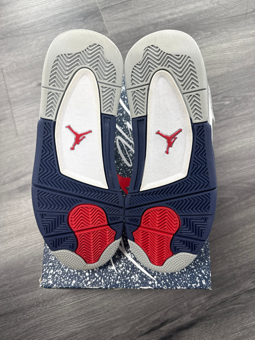 Jordan 4 Midnight Navy - size 9