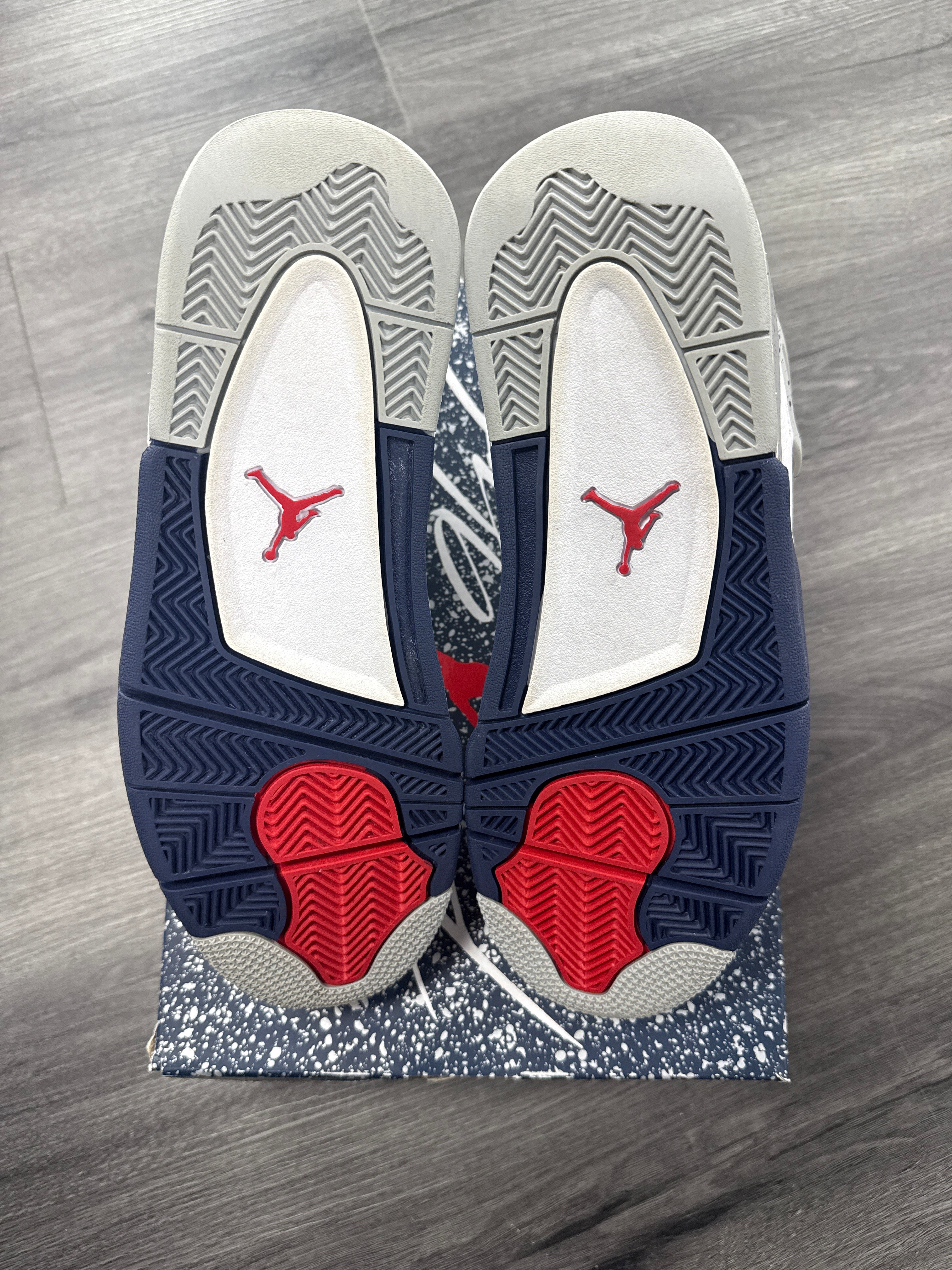 Jordan 4 Midnight Navy - size 9