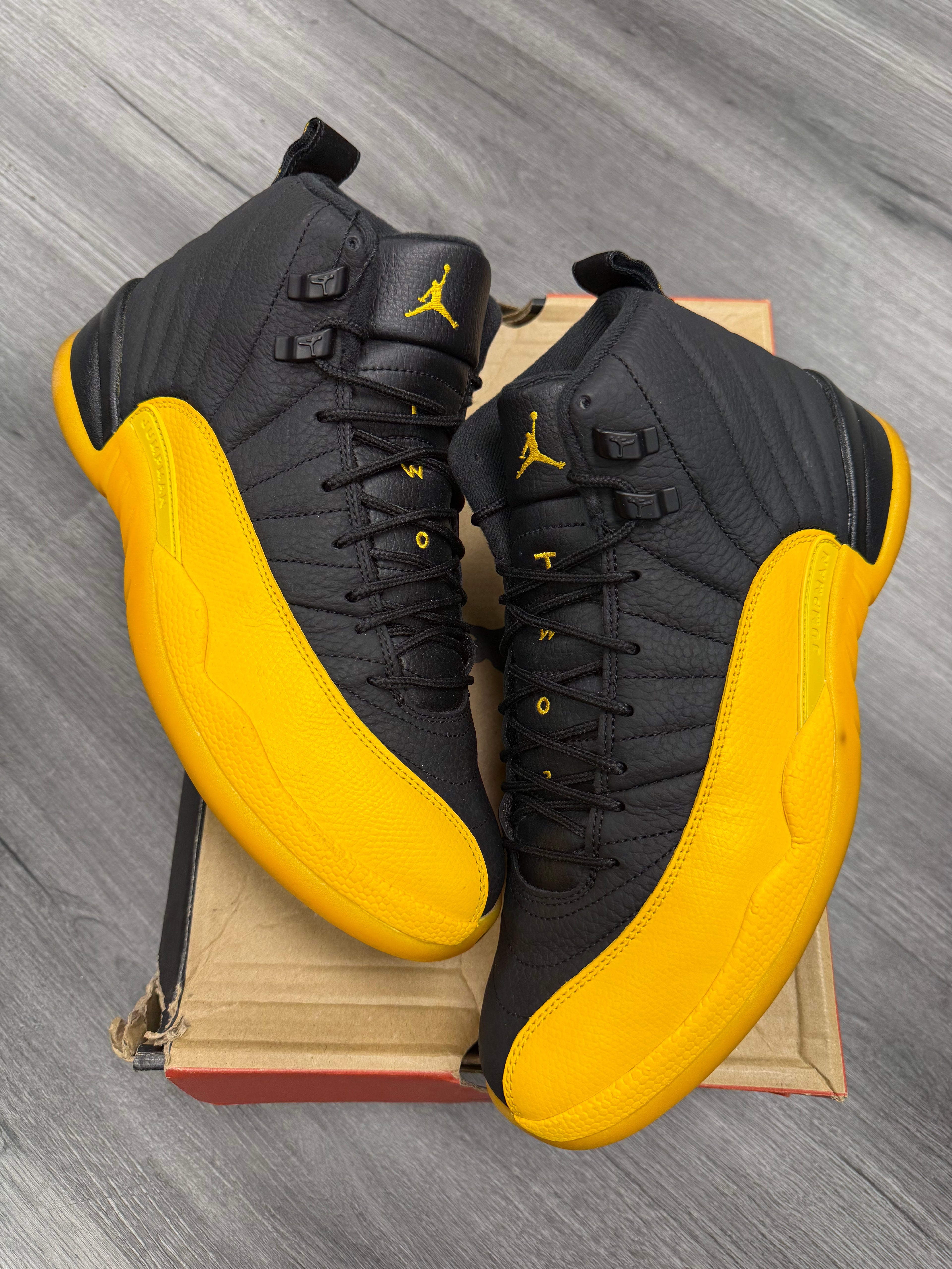 Jordan 12 University Gold - size 10