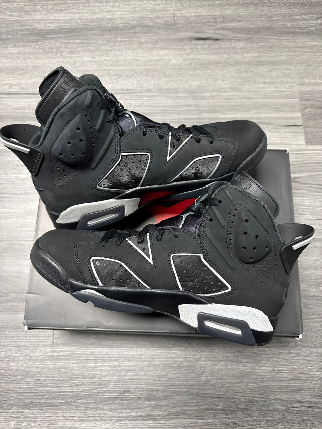 Jordan 6 Cap and Gown - size 8