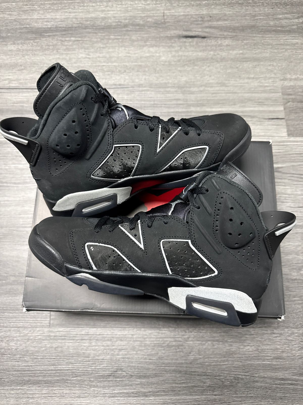Jordan 6 Cap and Gown - size 8