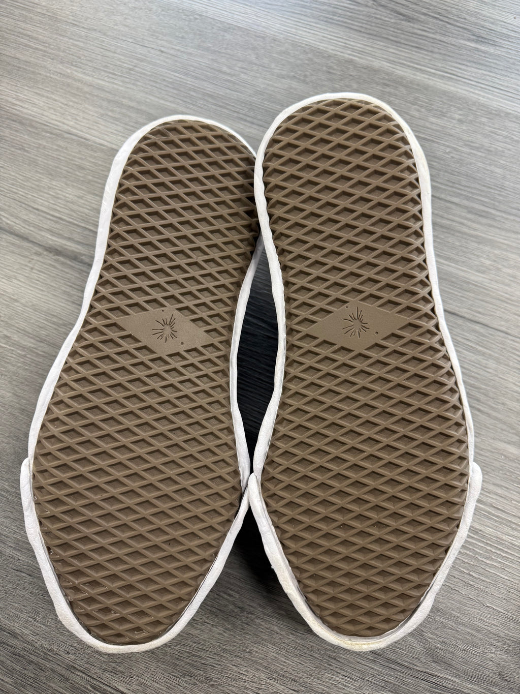 Maison Mihara Purple - size 44/11
