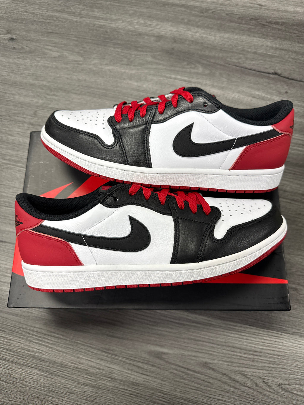 Jordan 1 Low Black Toe - size 10.5