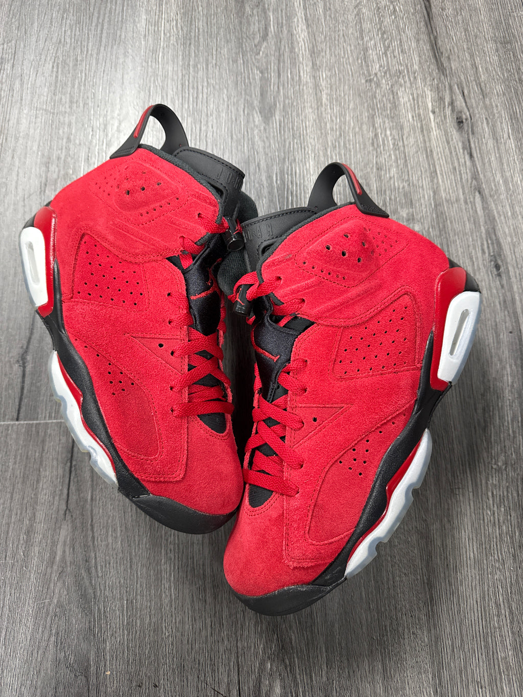 Jordan 6 Toro - size 8