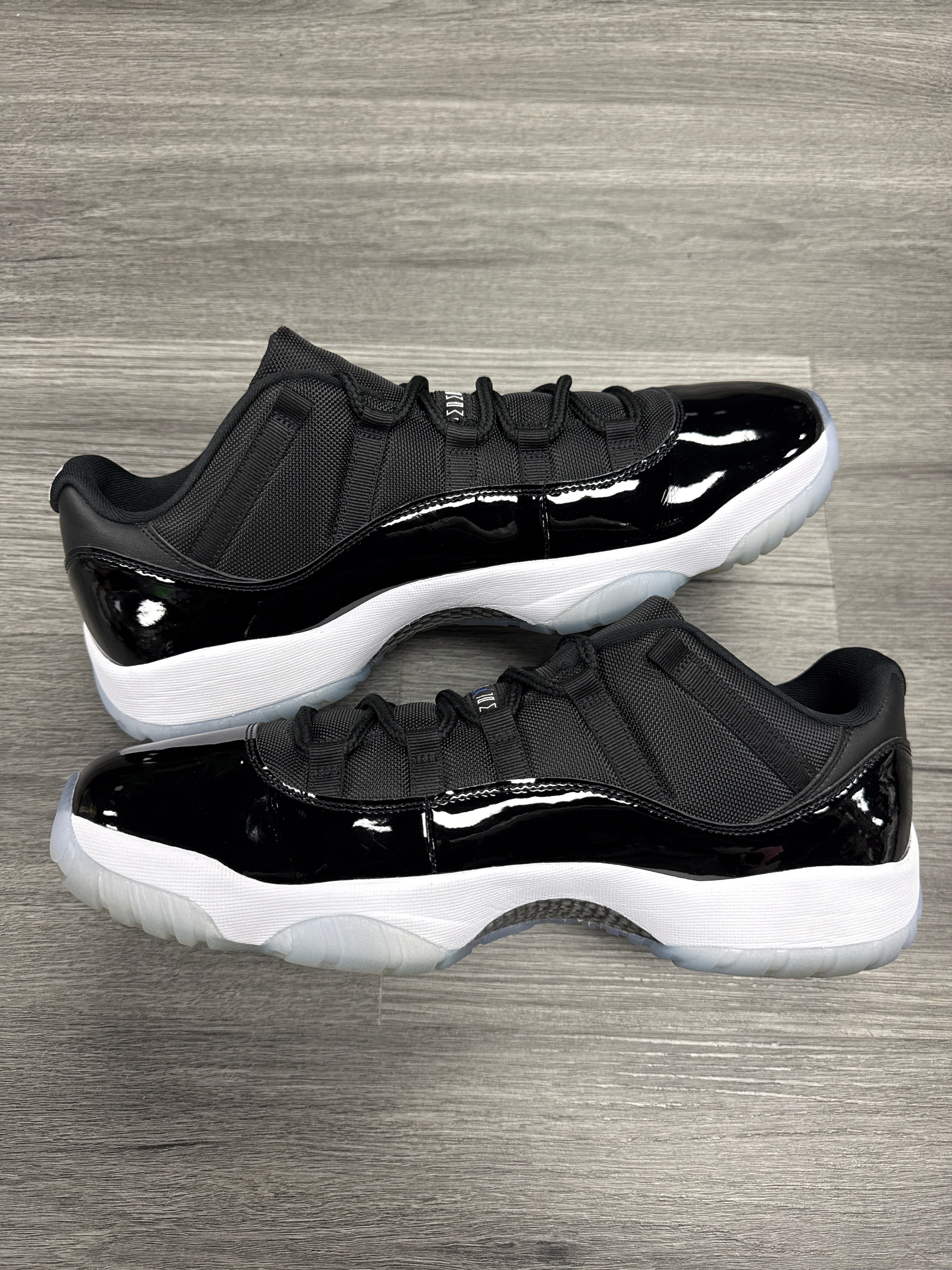 Jordan 11 Low Space Jam - Size 14